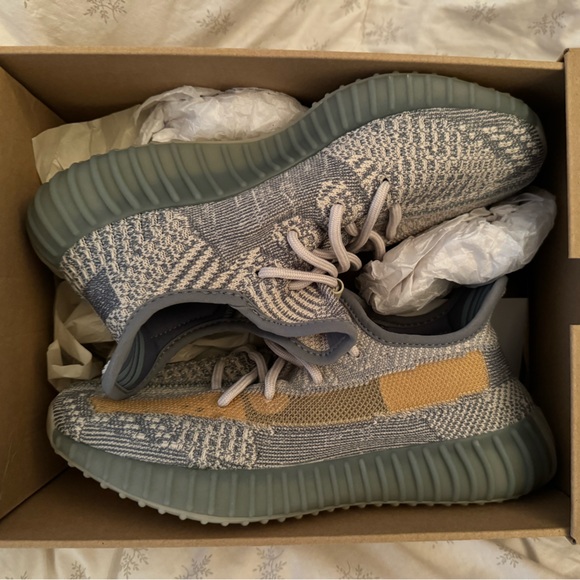Yeezy boost Israfil 5.5 - Picture 4 of 4